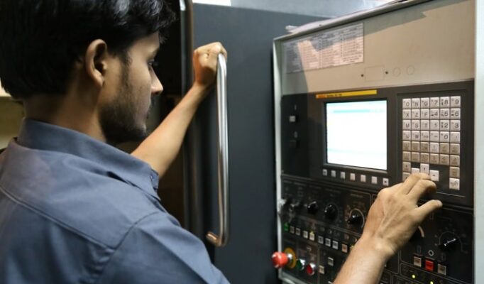 working-plant-technology-steel-male-metal-709108-pxhere.com