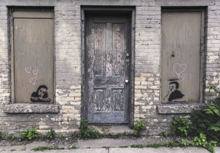 gratisography-xoxo-love-graffiti